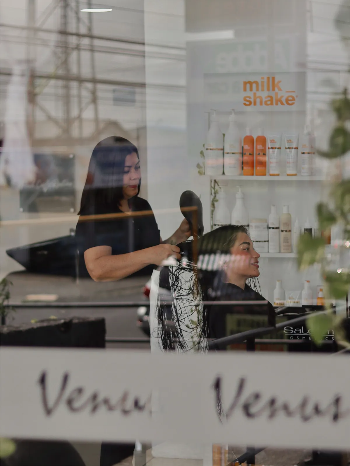 Fachada de Venus con productos milk_shake